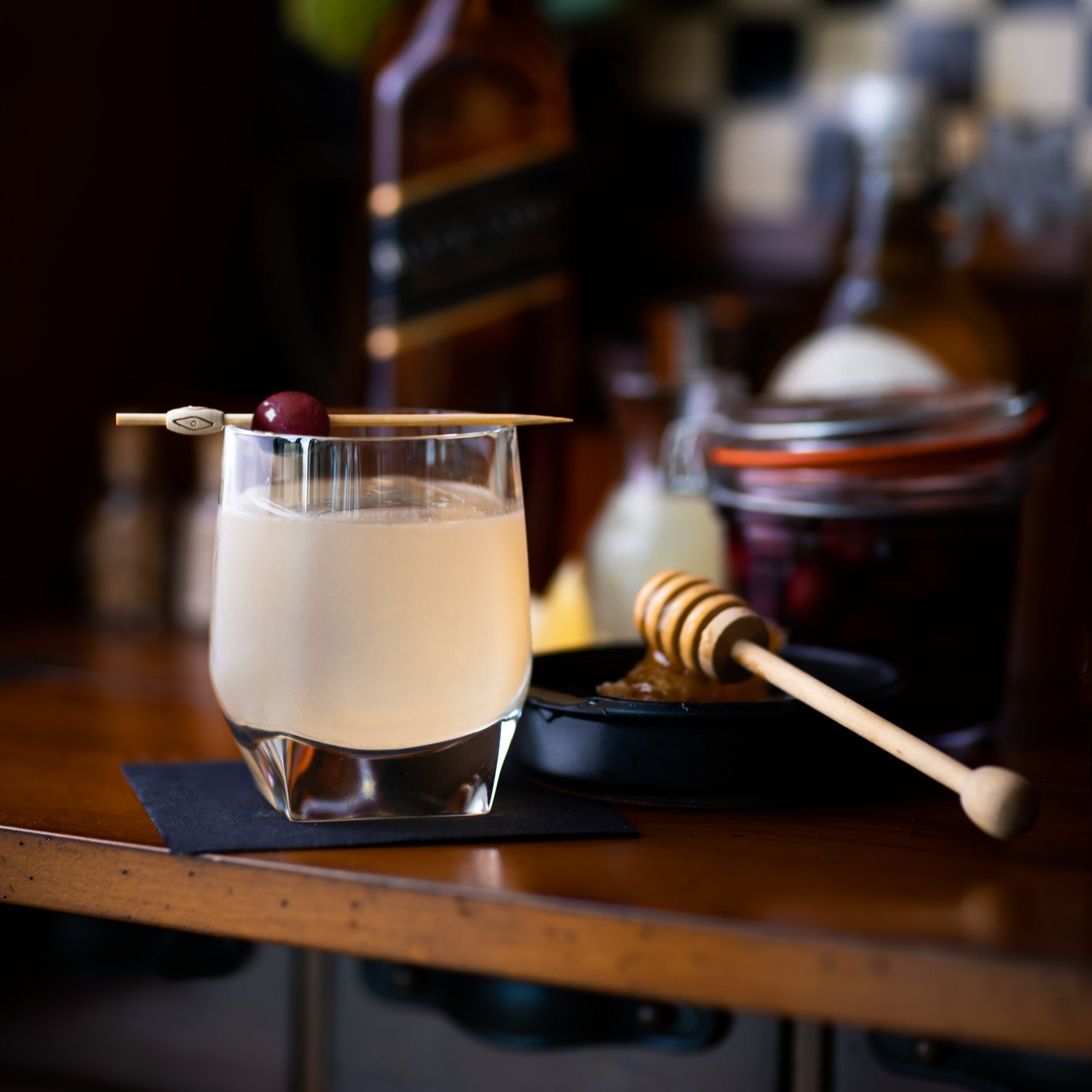 Whisky Sour + Bar Equipment Cocktail Kit
